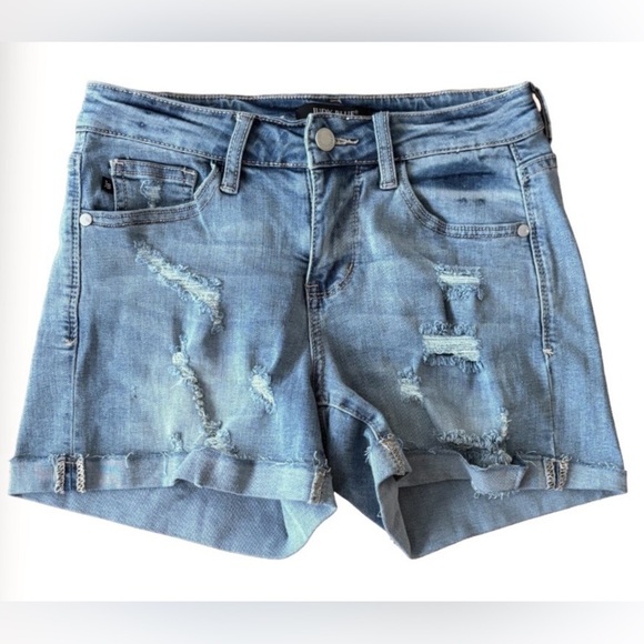Judy Blue Pants - Judy Blue lt wsh distressed cuffed jn shrts SZ S casual denim 70’s
